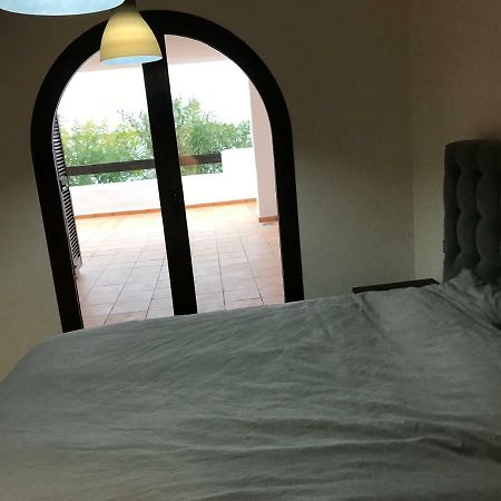 Luxury Apartment Set In Dona Julia Golf Course 卡萨雷斯 外观 照片