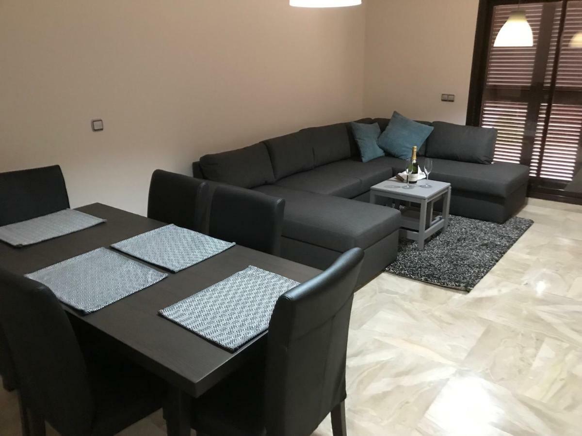 Luxury Apartment Set In Dona Julia Golf Course 卡萨雷斯 外观 照片