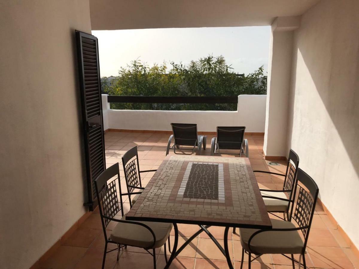 Luxury Apartment Set In Dona Julia Golf Course 卡萨雷斯 外观 照片